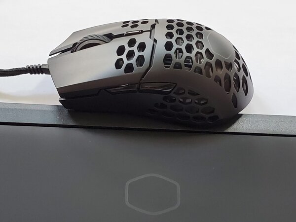 Cooler Master M711 Gaming Mouse (3)
