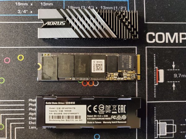 Gigabyte AORUS Gen4 7000s SSD 1TB Review (1)
