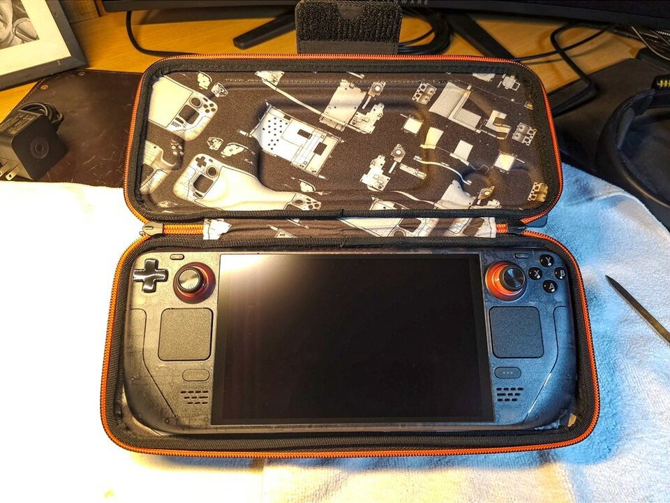 oled-steam-deck-ltd.thumb.jpg.2383dfb19a0c2ac93c6ee317ed0e6f99.jpg